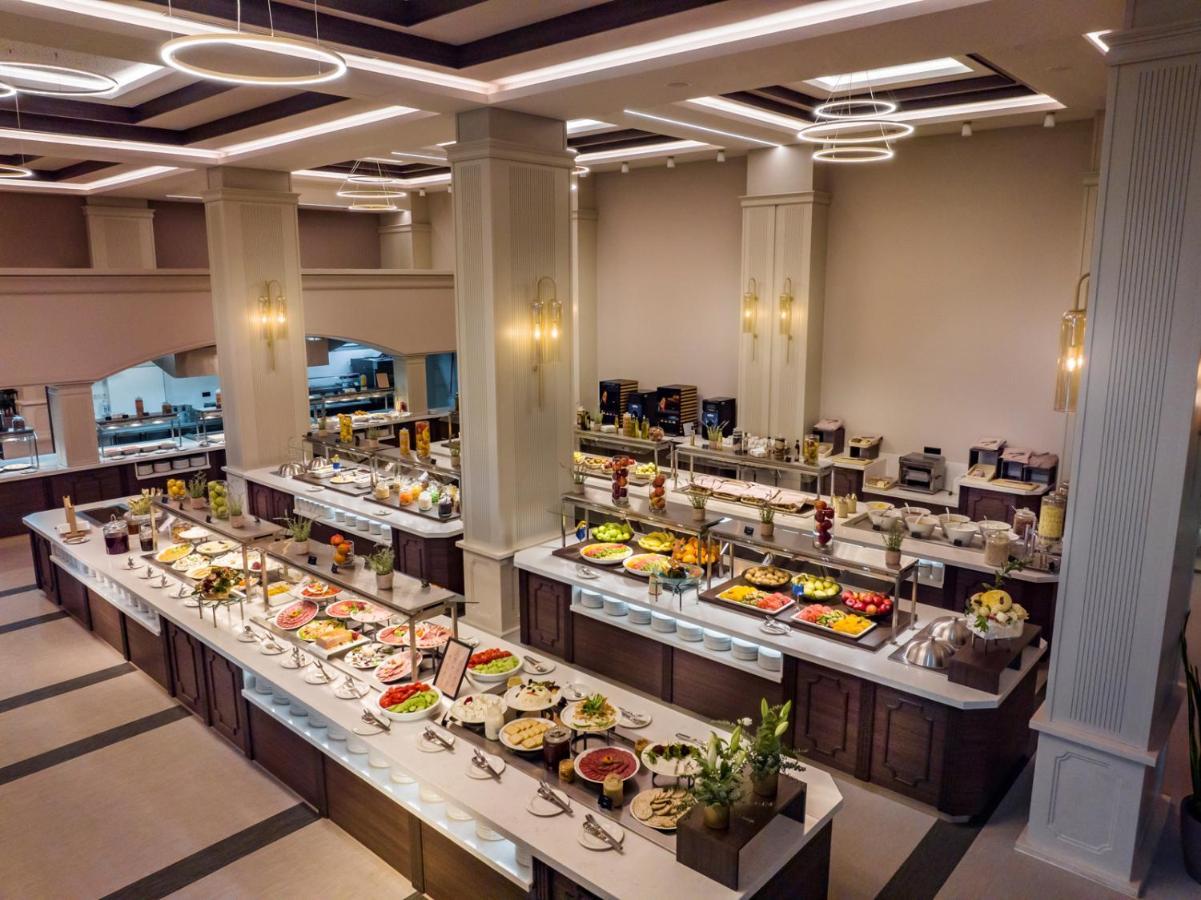 Kings' Valley Medical & Spa Hotel Kazanlak Luaran gambar A buffet at a hotel