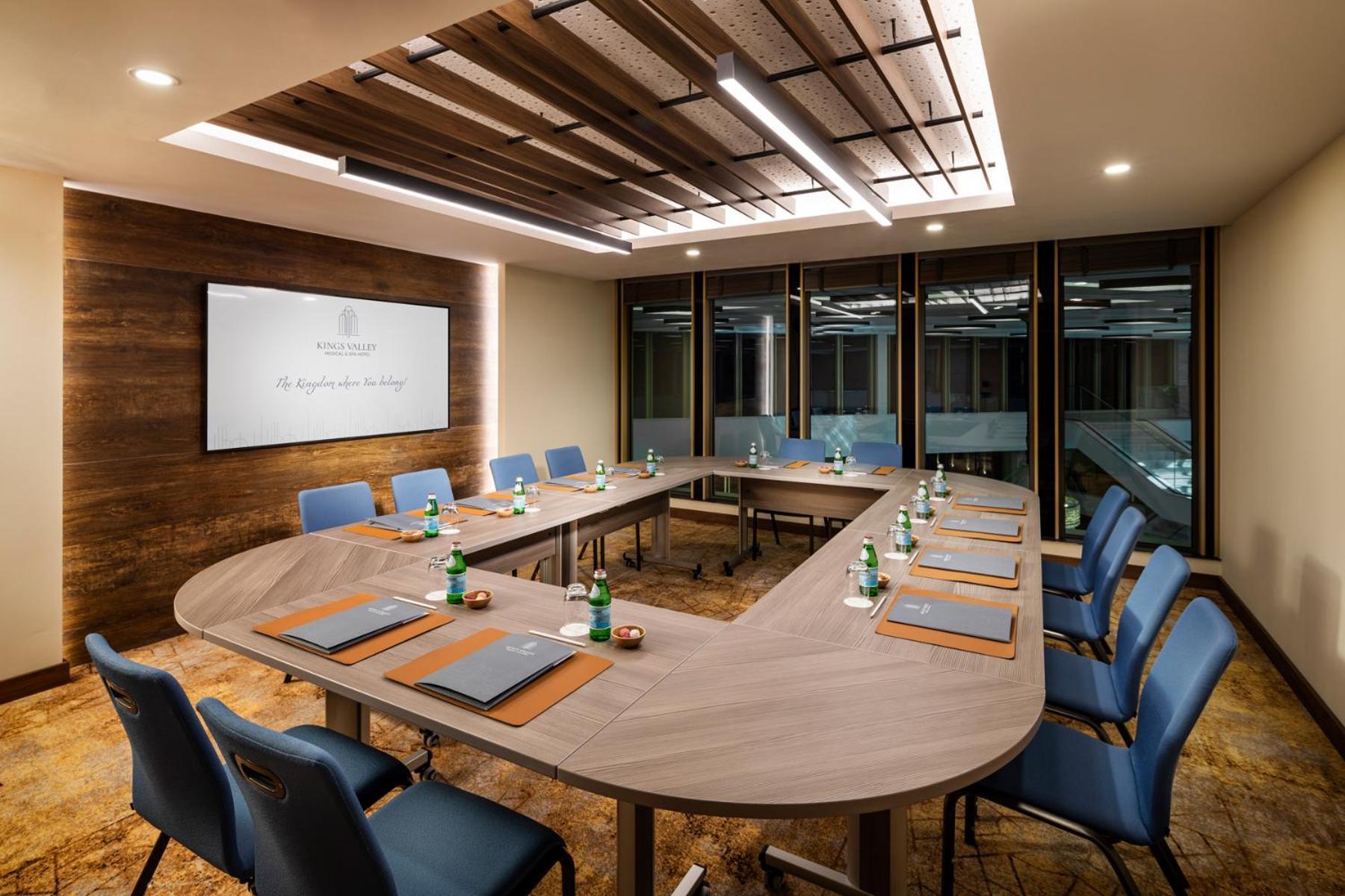 Kings' Valley Medical & Spa Hotel Kazanlak Luaran gambar Meeting room at the hotel
